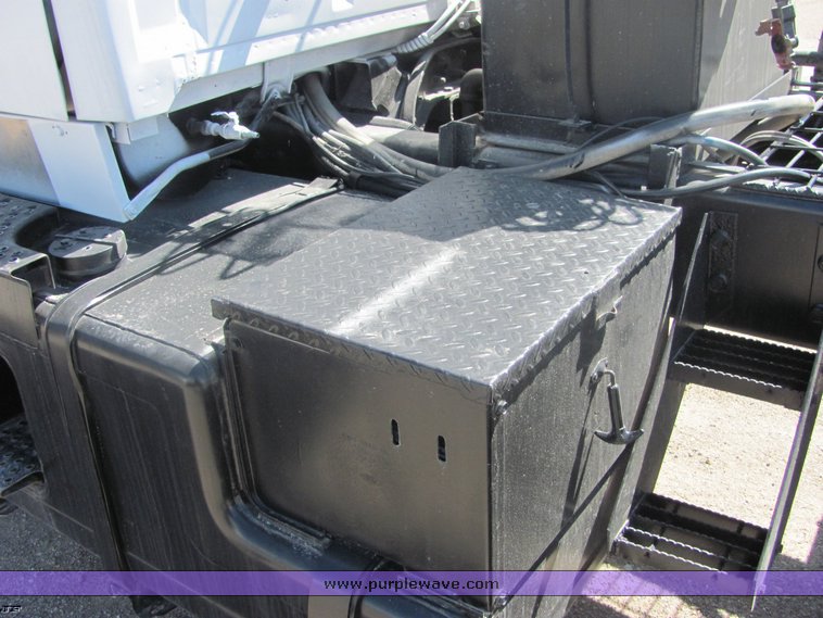 image for item 4488 1994 Ford conventional LTA9000 semi truck