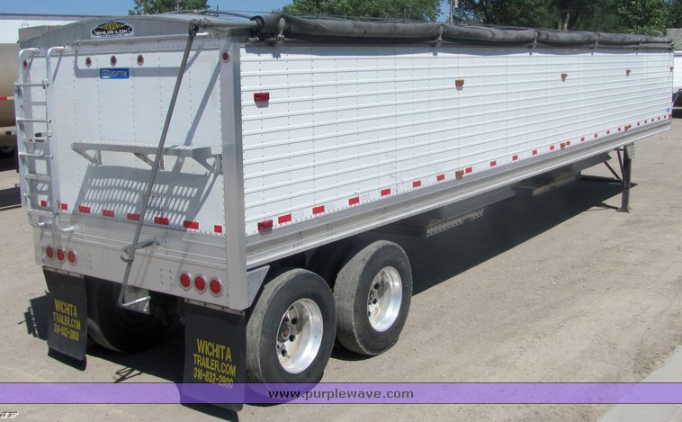 image for item 4489 2009 Stoughton grain trailer