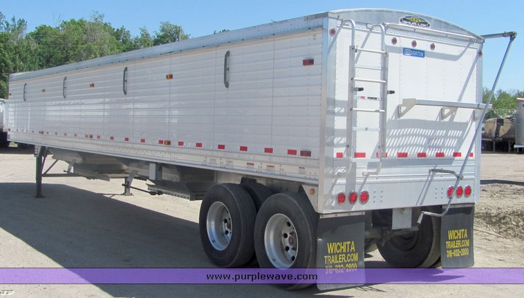 image for item 4489 2009 Stoughton grain trailer