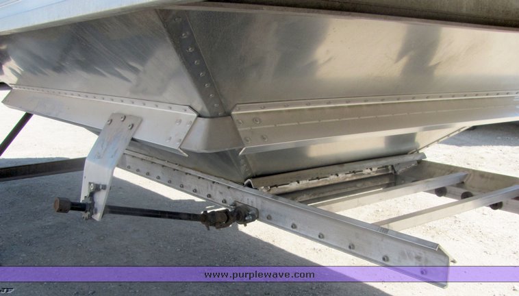 image for item 4489 2009 Stoughton grain trailer