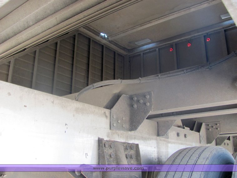 image for item 4489 2009 Stoughton grain trailer