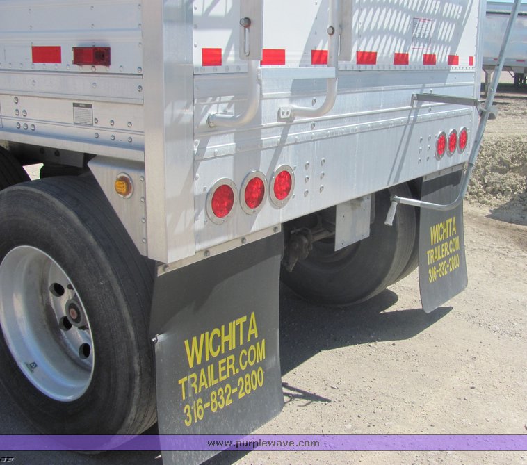 image for item 4489 2009 Stoughton grain trailer