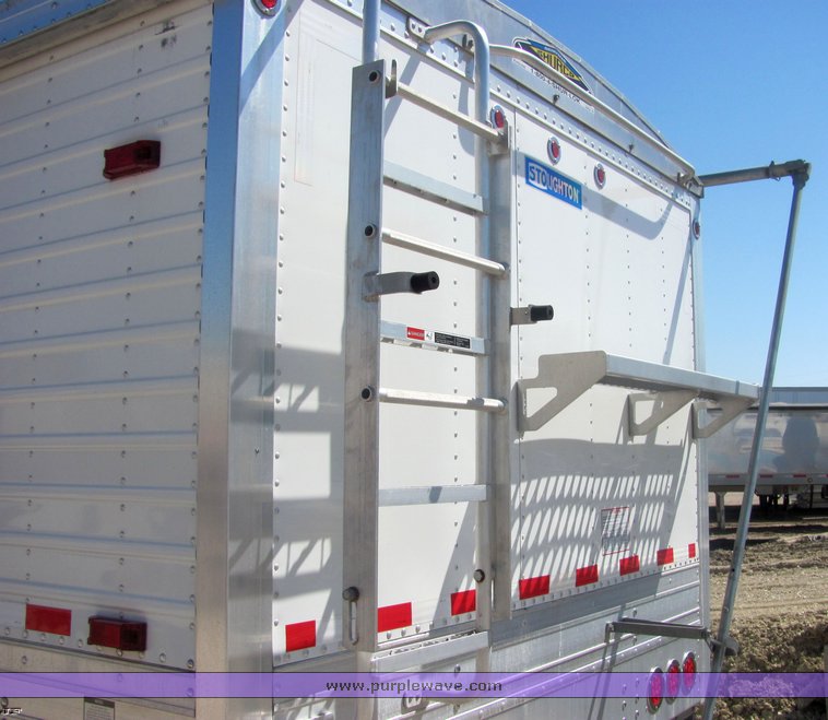 image for item 4489 2009 Stoughton grain trailer