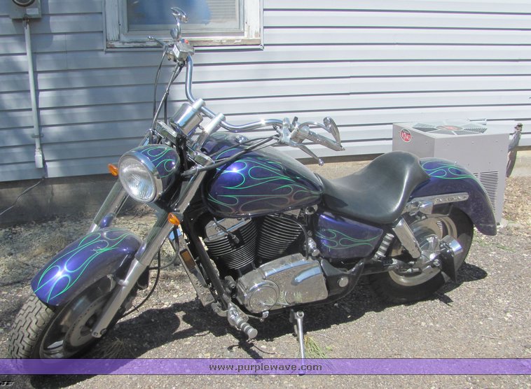 image for item 4490 2004 Honda VT2 motorcycle