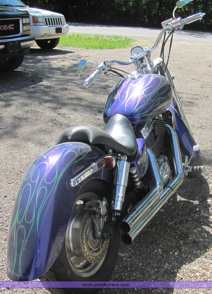 image for item 4490 2004 Honda VT2 motorcycle