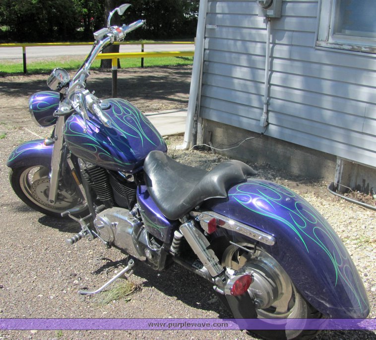 image for item 4490 2004 Honda VT2 motorcycle