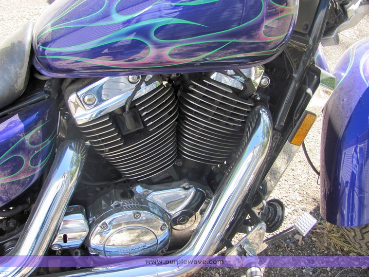 image for item 4490 2004 Honda VT2 motorcycle