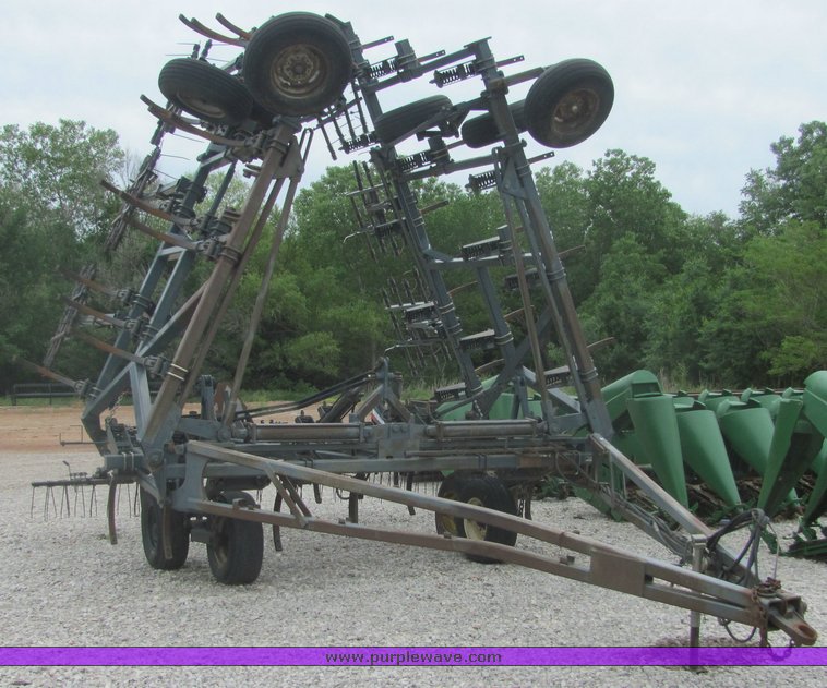 image for item 4577 1997 Flexi-Coil 340 40' chisel