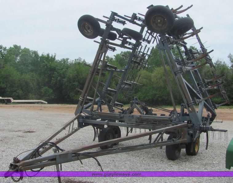 image for item 4577 1997 Flexi-Coil 340 40' chisel