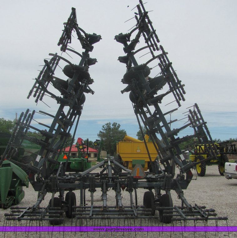 image for item 4577 1997 Flexi-Coil 340 40' chisel