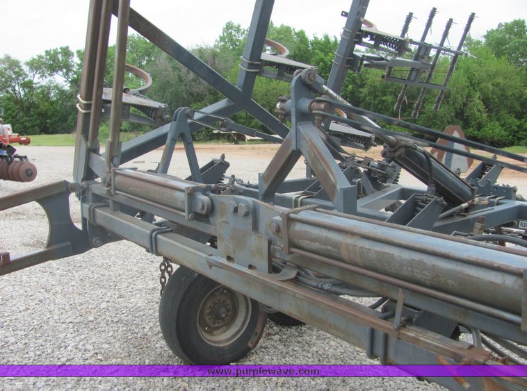 image for item 4577 1997 Flexi-Coil 340 40' chisel