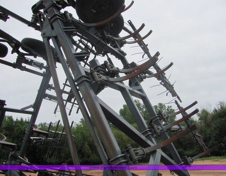 image for item 4577 1997 Flexi-Coil 340 40' chisel