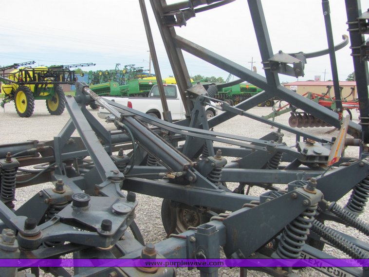 image for item 4577 1997 Flexi-Coil 340 40' chisel