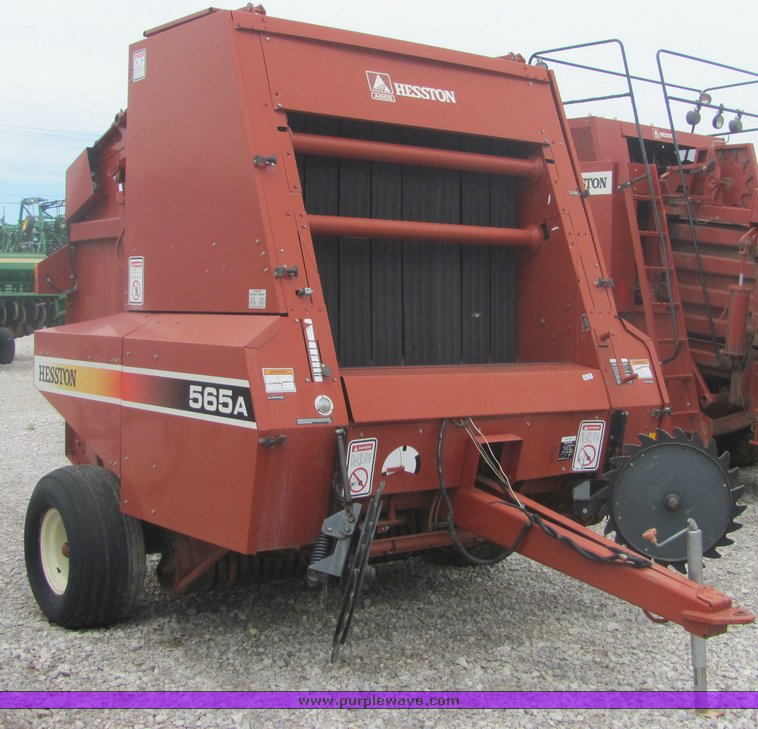 image for item 4578 2000 Hesston 565A round baler