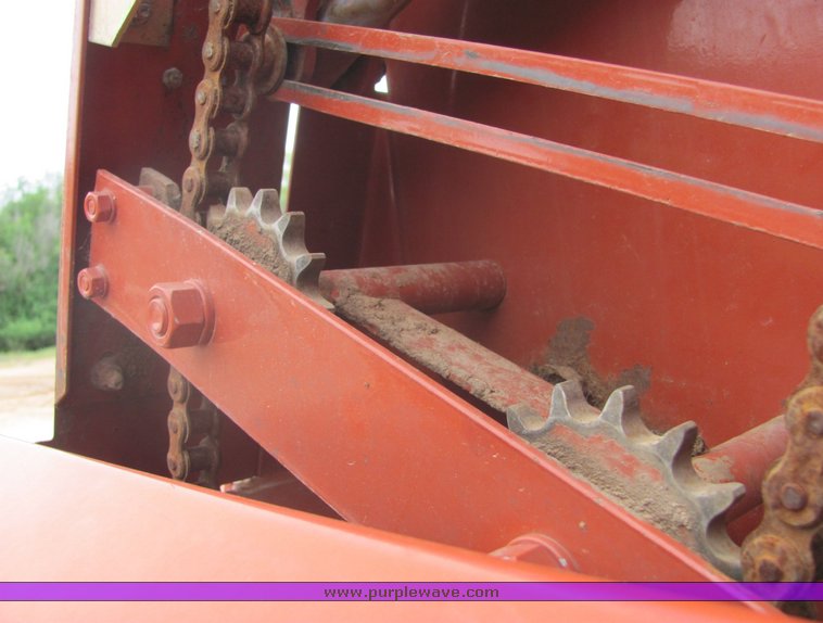 image for item 4578 2000 Hesston 565A round baler