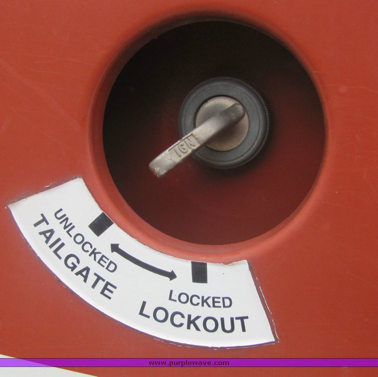 image for item 4578 2000 Hesston 565A round baler