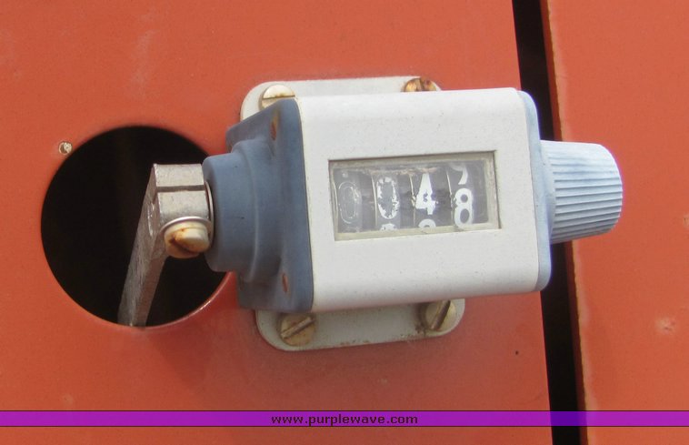 image for item 4578 2000 Hesston 565A round baler