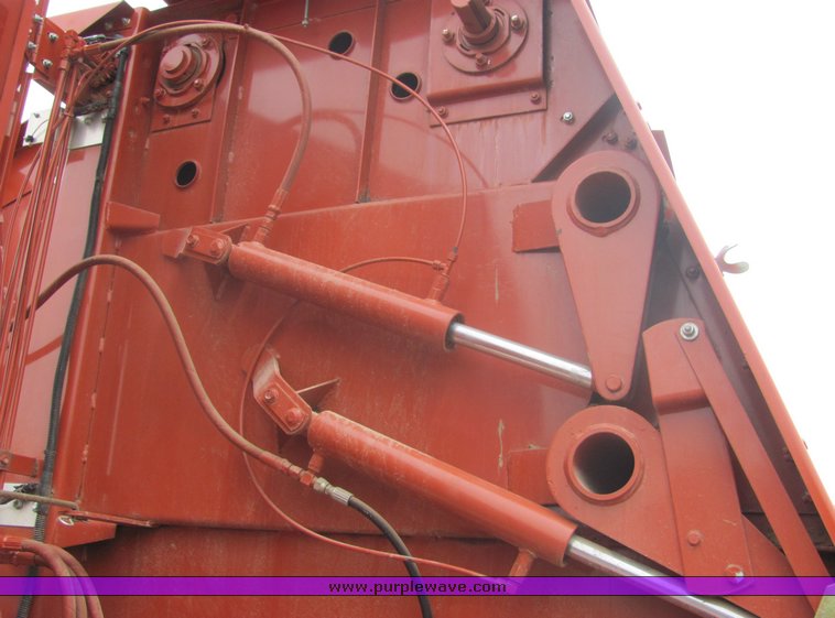 image for item 4578 2000 Hesston 565A round baler