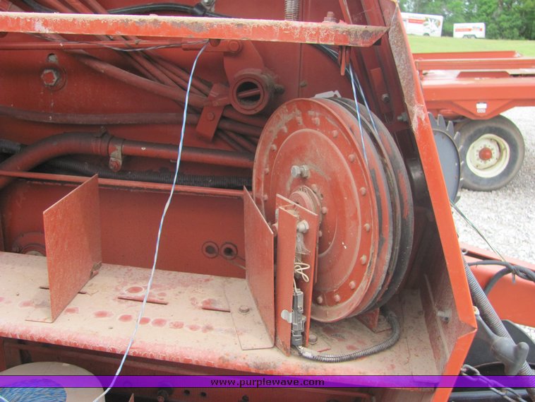 image for item 4578 2000 Hesston 565A round baler