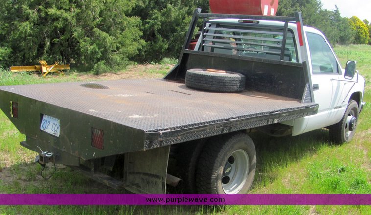 image for item 6004 1995 Chevrolet C3500 flatbed pickup