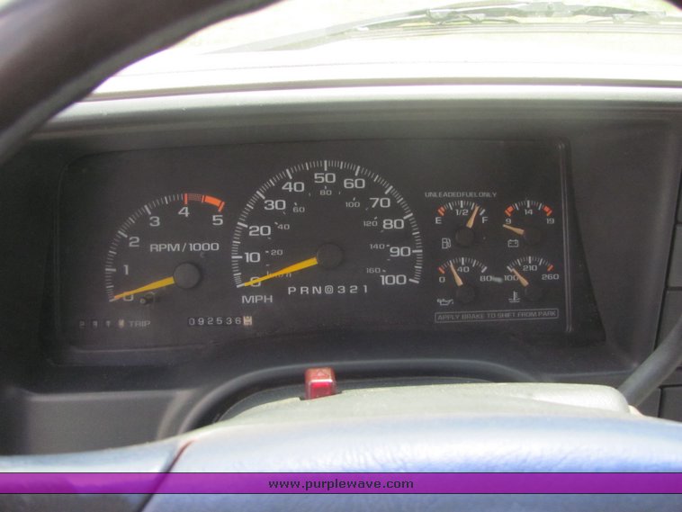 image for item 6004 1995 Chevrolet C3500 flatbed pickup