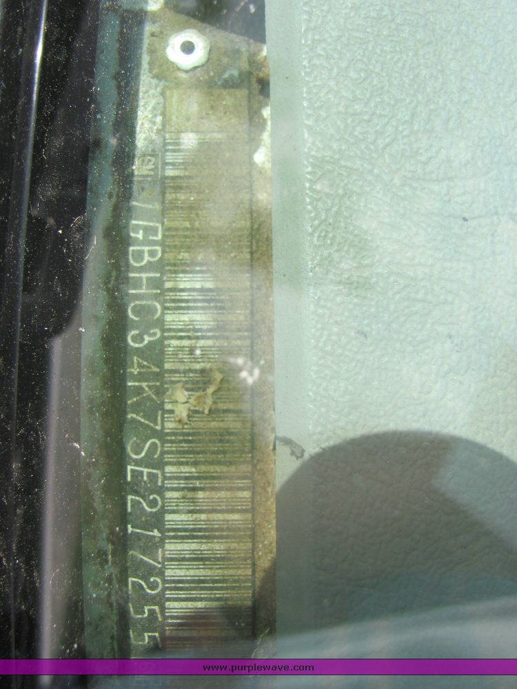 image for item 6004 1995 Chevrolet C3500 flatbed pickup