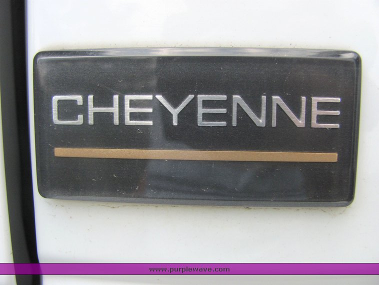 image for item 6004 1995 Chevrolet C3500 flatbed pickup