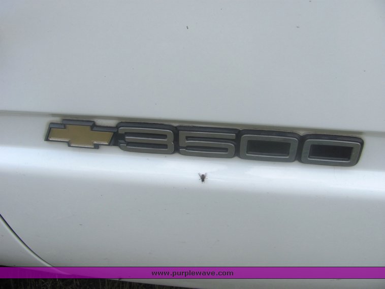 image for item 6004 1995 Chevrolet C3500 flatbed pickup