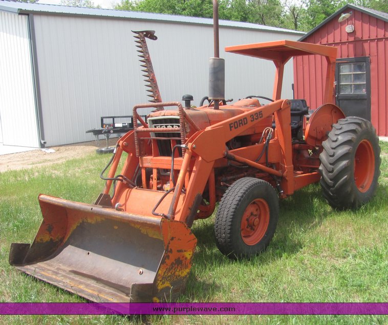 image for item 6007 Ford 335 industrial tractor