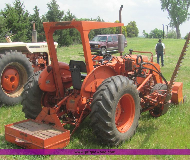 image for item 6007 Ford 335 industrial tractor