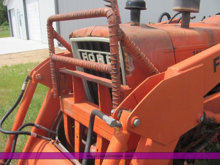 image for item 6007 Ford 335 industrial tractor