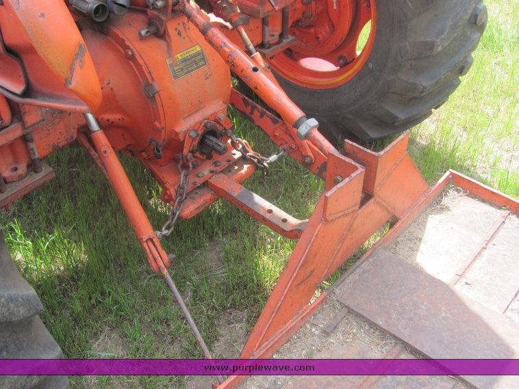 image for item 6007 Ford 335 industrial tractor