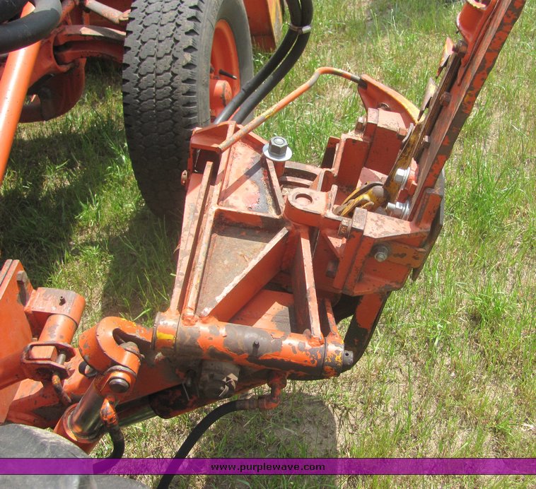 image for item 6007 Ford 335 industrial tractor