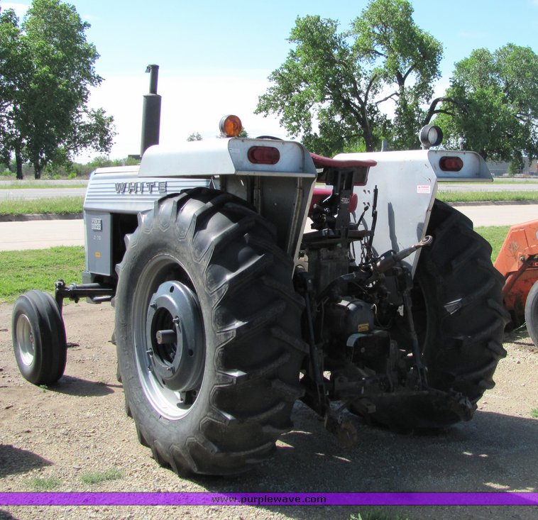 image for item 6009 1979 White 2-70 Field Boss tractor