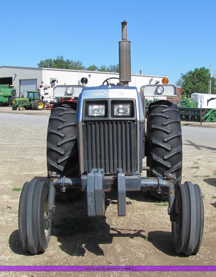 image for item 6009 1979 White 2-70 Field Boss tractor