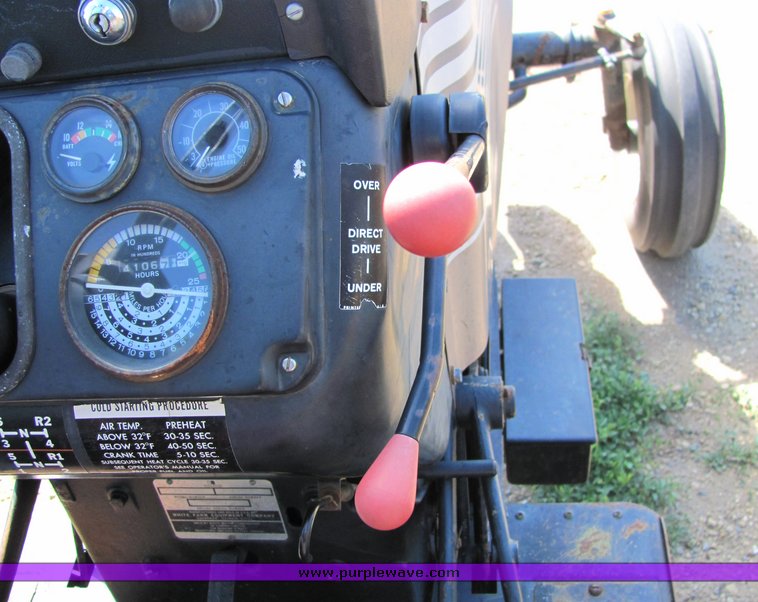 image for item 6009 1979 White 2-70 Field Boss tractor