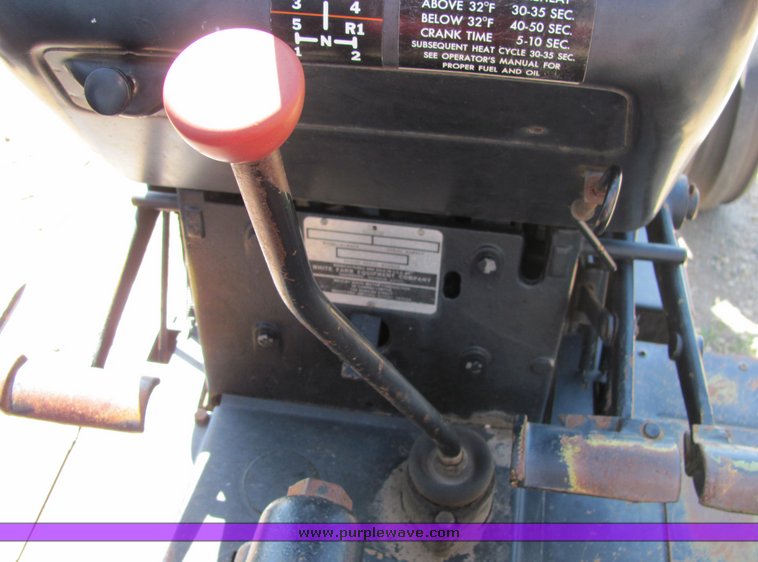 image for item 6009 1979 White 2-70 Field Boss tractor