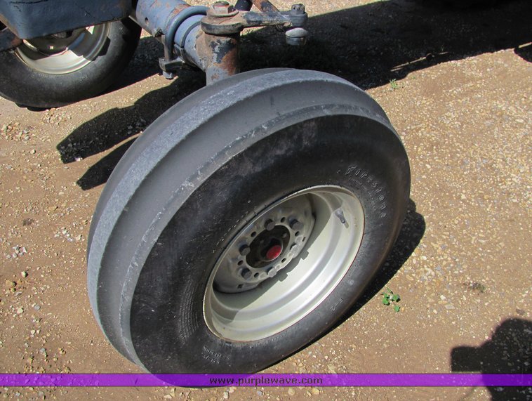 image for item 6009 1979 White 2-70 Field Boss tractor