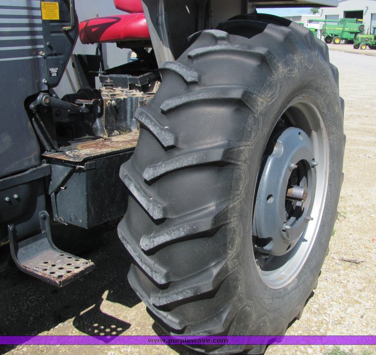 image for item 6009 1979 White 2-70 Field Boss tractor