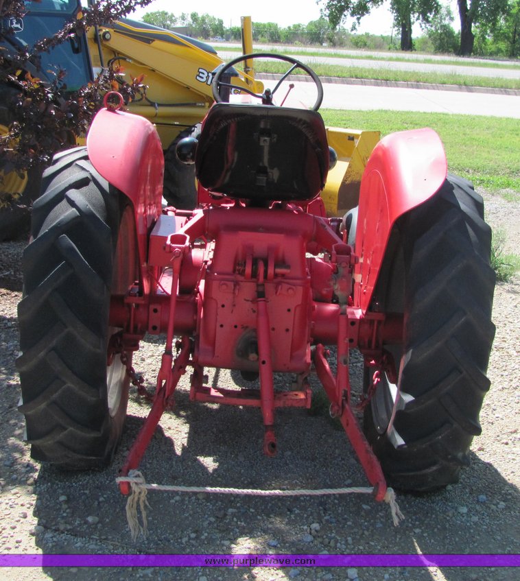 image for item 6011 International Harvester B275 tractor
