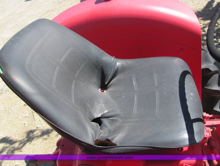 image for item 6011 International Harvester B275 tractor