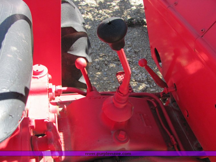 image for item 6011 International Harvester B275 tractor