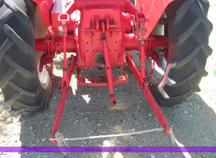 image for item 6011 International Harvester B275 tractor