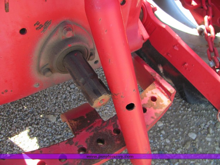 image for item 6011 International Harvester B275 tractor