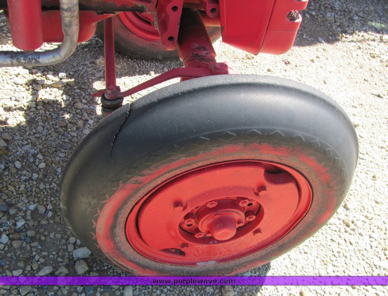 image for item 6011 International Harvester B275 tractor