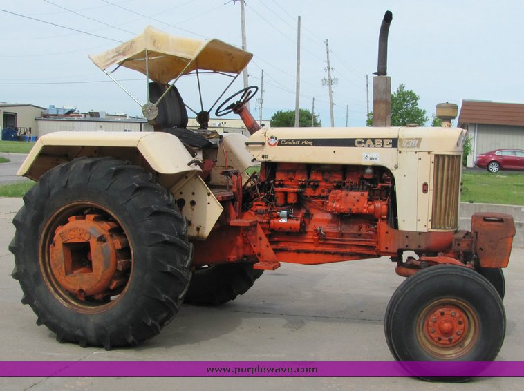 image for item 6025 Case 930 Comfort King tractor