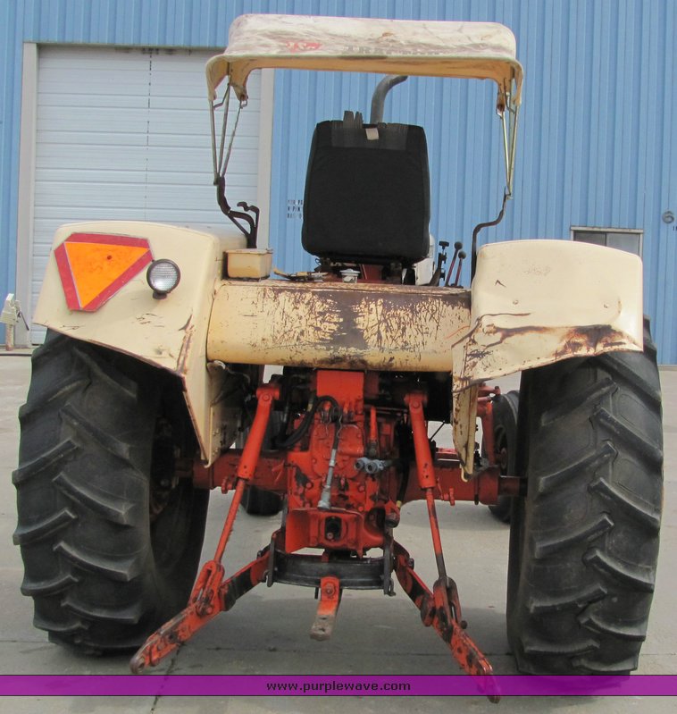 image for item 6025 Case 930 Comfort King tractor