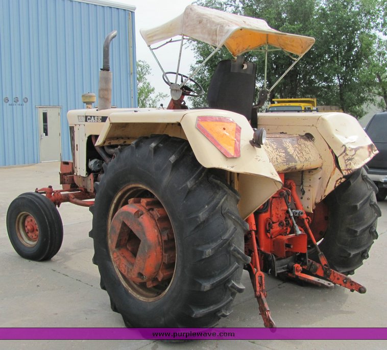 image for item 6025 Case 930 Comfort King tractor