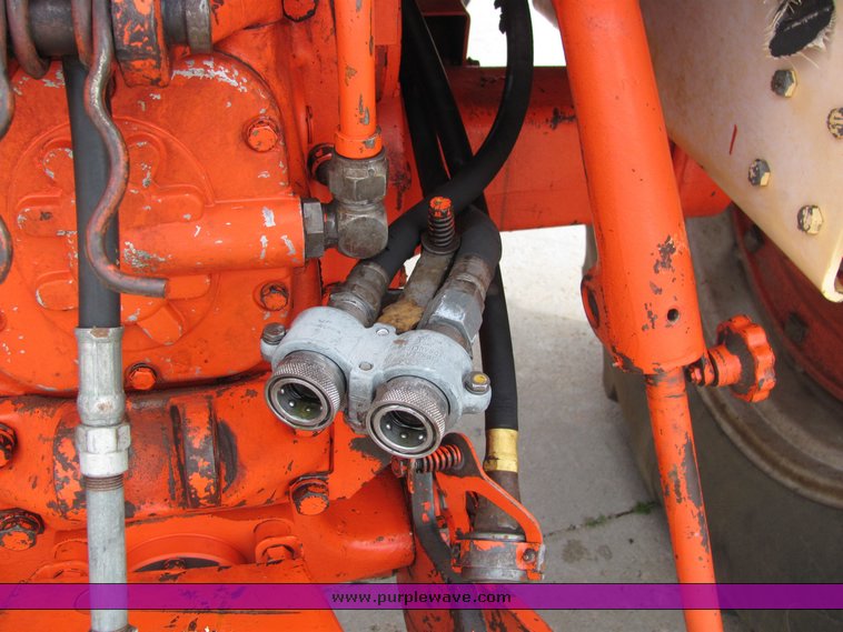 image for item 6025 Case 930 Comfort King tractor