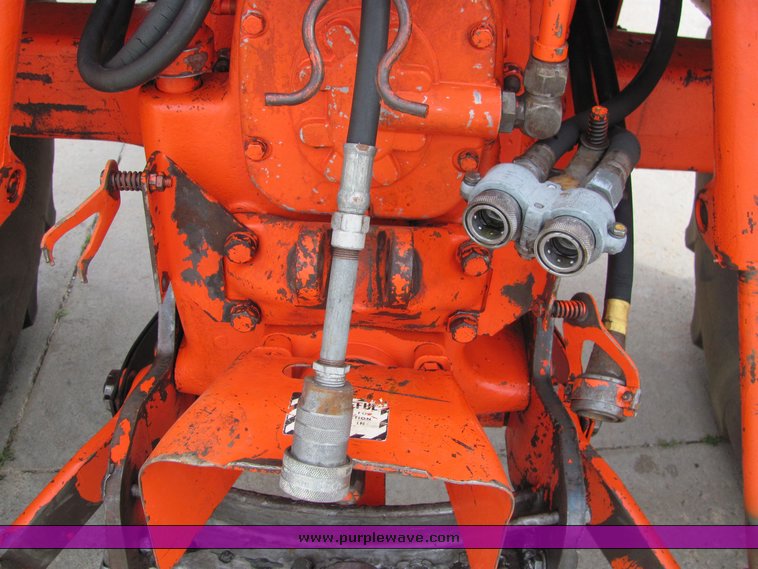 image for item 6025 Case 930 Comfort King tractor